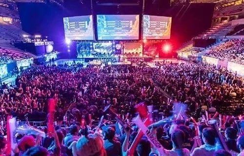 这位年轻选 这位年轻选